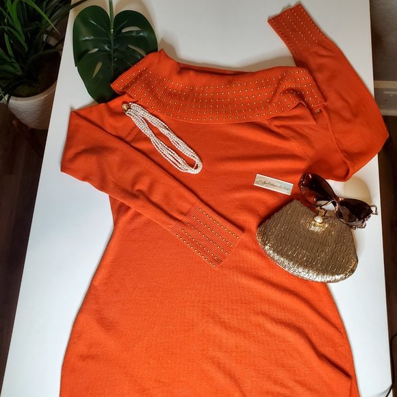 Questions ORANGE Long Sleave off shoulder sweater with gold dot detail Size L - Picture 7 of 12